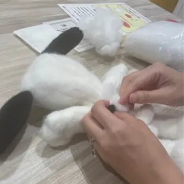 スヌーピーミュージアムで開催中の企画展「今こそ、ルーシー！ LUCY IS HERE」のワークショップ風景