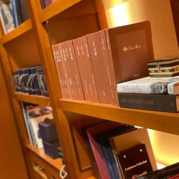 ビームス 六本木ヒルズ　メンズフロアの棚