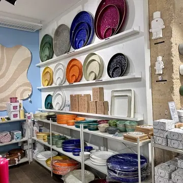 カラフルな食器