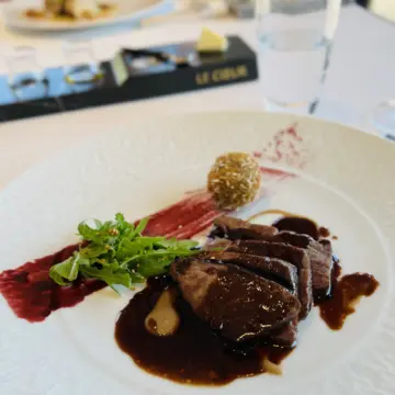 特選牛のロティ六甲味噌香るさつま芋と栗のクロケット
栗のブルーテとポルト酒のソース