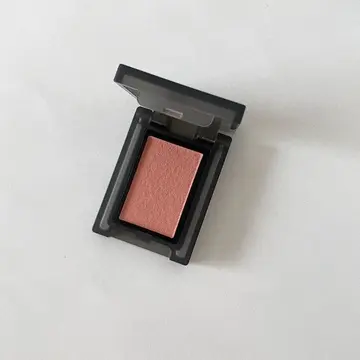 セルヴォークのヴォランタリーアイズ は、スキニーピンクの色が新鮮