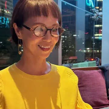 3連ピアス　リーディンググラス