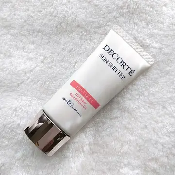 コスメデコルテの新作日焼けどめはCCタイプで肌をトーンアップさせてくれます。