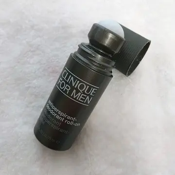 シャネルから登場したクッションファンデーション「ウルトラ ル タン クッション」