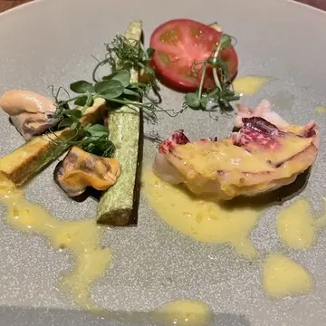 ダイニングルーム・ウェスタンキュイジーヌのロブスター料理