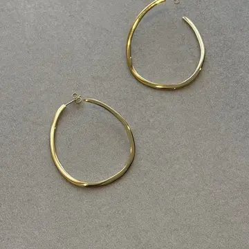 ブランイリスピアス