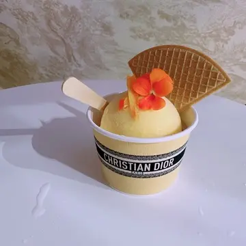 DIORポップアップイベントのアイス