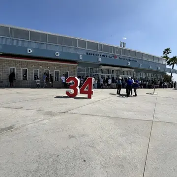 ドジャースタジアム グッズショップ ロサンゼルス LAX