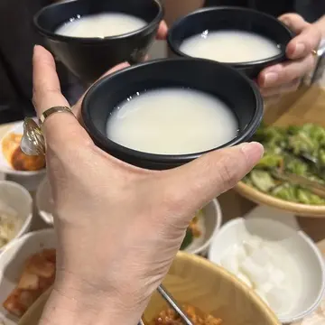 新大久保　テーハンミング　生マッコリ