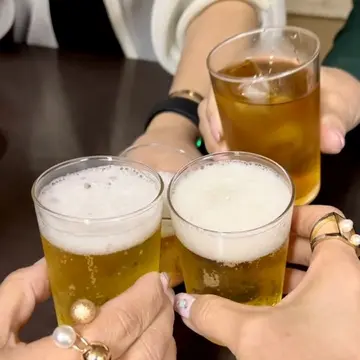 ビールで乾杯（akkoちゃんはノンアルビール）