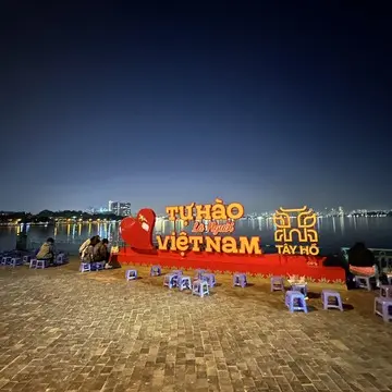 ベトナム　ハノイ　西湖　サンセット　夜景　hanoi