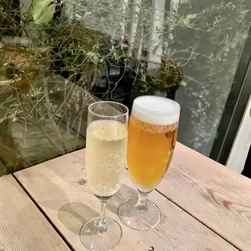 スパークリングワインと生ビール