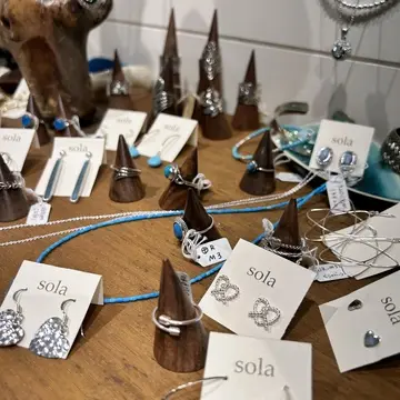 逗子にあるアクセサリーショップ「sola」