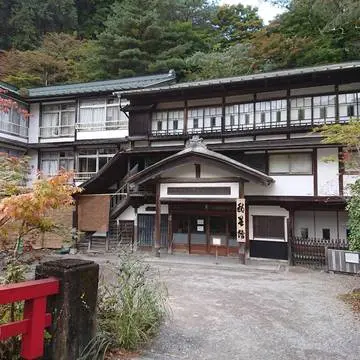 千と千尋の神隠しのモデルと言われる温泉宿
積善館