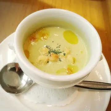アンカー東京のランチ、ブロッコリーのポタージュ