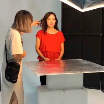 真っ赤なトップスで、新「ジェリーアクアリの画像_2