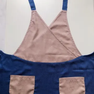 エプロン　ベージュ　ブルー