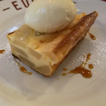 リンゴのクラフィティ　バニラアイス添え