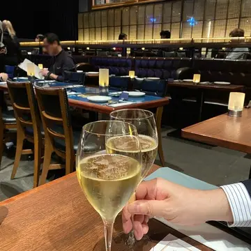 ブルーノート東京 記念日ディナー乾杯｜シャルル・エドシックで始めるバースデーナイト