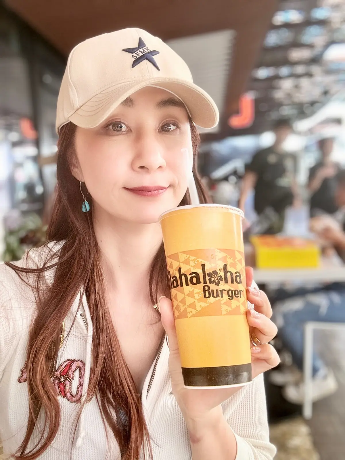 ドリンクは普通サイズですがこの大きさ