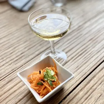 前菜はサラダとキャロットラペ