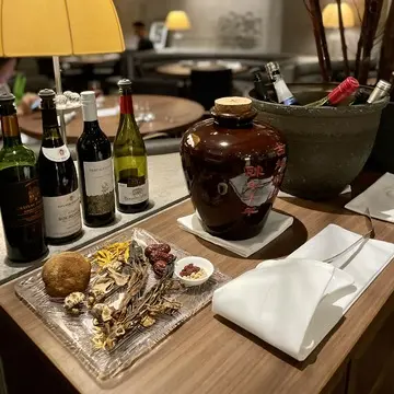 「Cantonese 燕 KEN TAKASE」店内写真