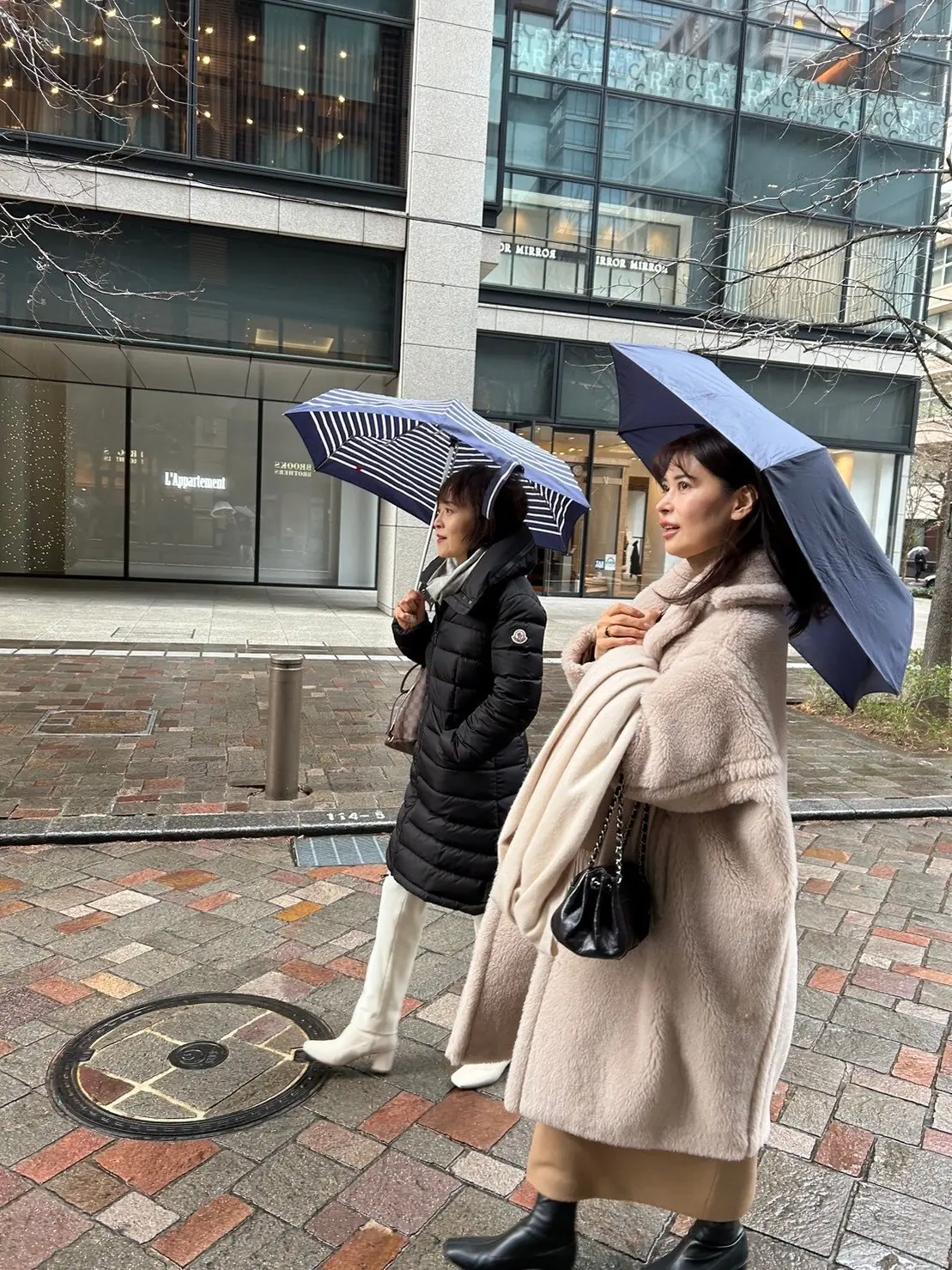 雨の丸の内仲通り