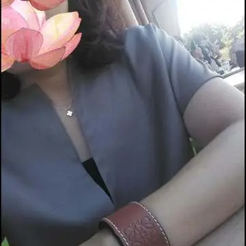 ヴァン クリーフ&アーペル　Van Cleef & Arpels
　　LOEWE　ロエベ