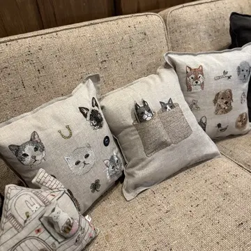 絵本カフェ33　CORAL&TUSK　