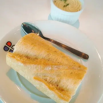 ブラッスリー　ポール・ボキューズ・ミュゼの鶏のリエット