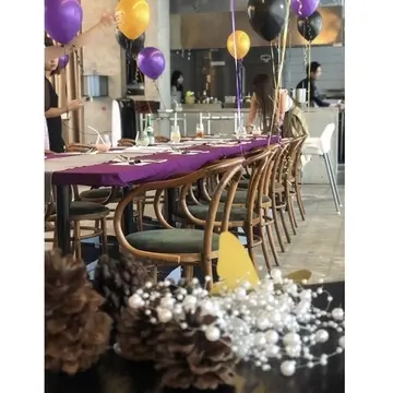 パープルのテーブル