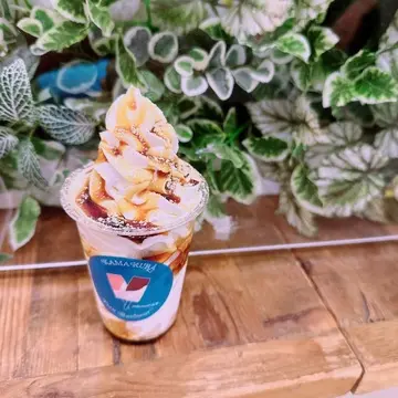 鎌倉小町通りのパフェ店