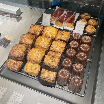 カヌレやスコーンなどもあります