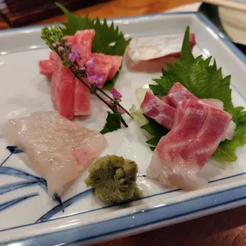 お造りの盛り合わせ