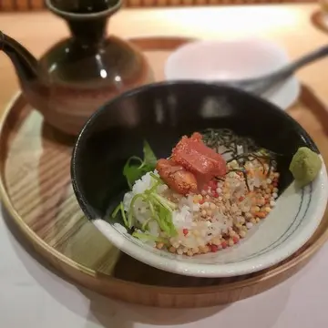 北海道産たらこの出汁茶漬けは〆にぴったり。