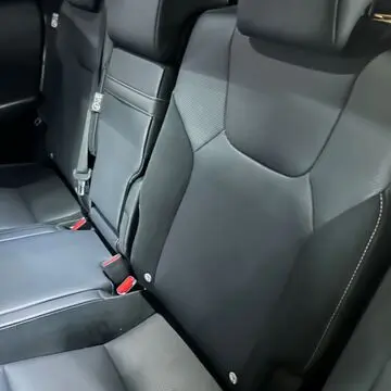 RX350h“Version Lの後部座席