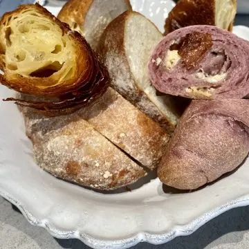 パンが3種類もありました。これで2人分