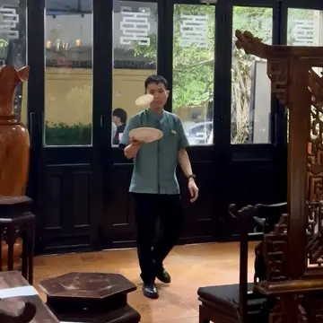 もう一方の人がキャッチ