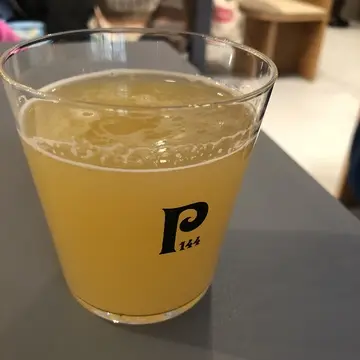 p-144「PUB」メニューのオリジナルクラフトビール