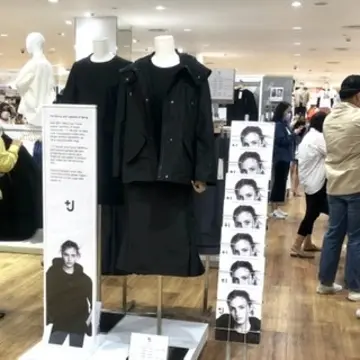 UNIQLO+J ジャカルタ　ディスプレイ