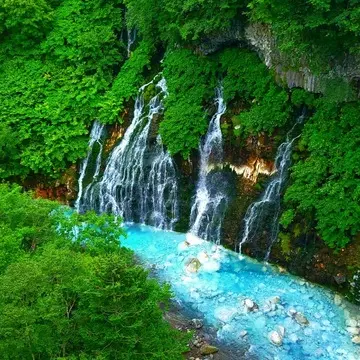 美瑛の白髭の滝