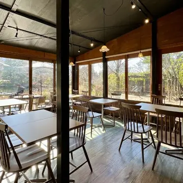 由布院　ベーカリーカフェ「カフェ・ラ・リューシュ」店内写真