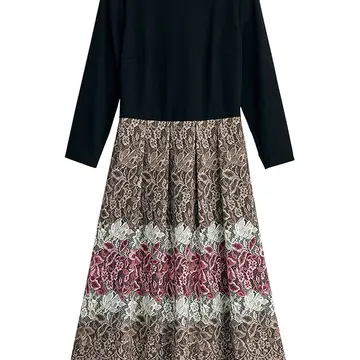 カスタマイズ2：スカートは揺れ感の出るジョーゼットで、甘めレース柄を着こなしやすく