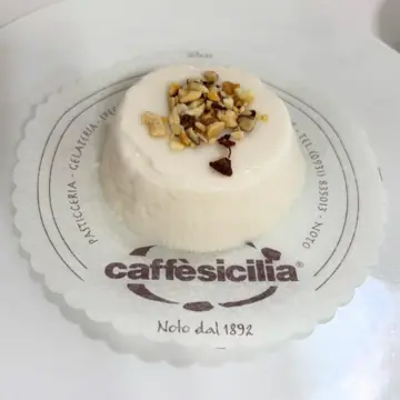 CHANEL BULGARI シャネル　ブルガリ　ブルガリ展　ネクサスホール　ピグマリオンコンサート　カフェ　美術館　イタリア展　シチリア
イタリア展　スイーツ　ドルチェ　ビアンコマンジャーレ　カフ