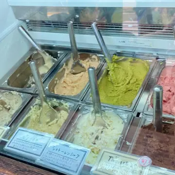 人気ジェラート店「The Market SE1」のショーウィンドゥ