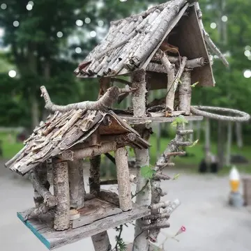 外は公園になっていて、観光客の方々ものんびり過ごしていました。