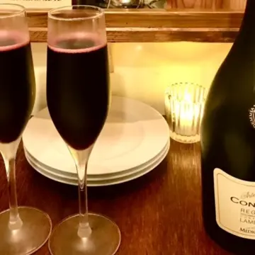 スパークリング赤ワイン