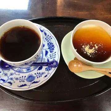 塚本みやげ店「豆乳杏仁豆腐と大山コーヒーセット」