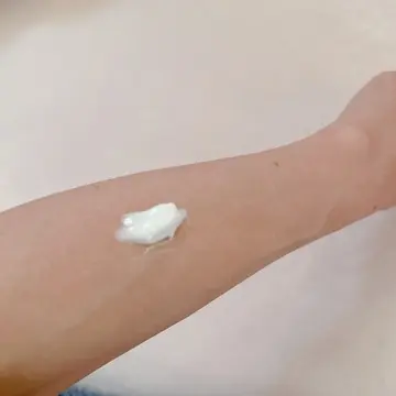 花王エストボディセラムの美容液