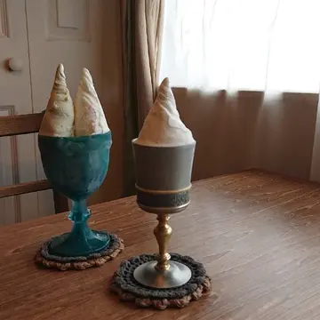 手前のコットンベリー(白いちご)のジェラートをシングルいただいた日。